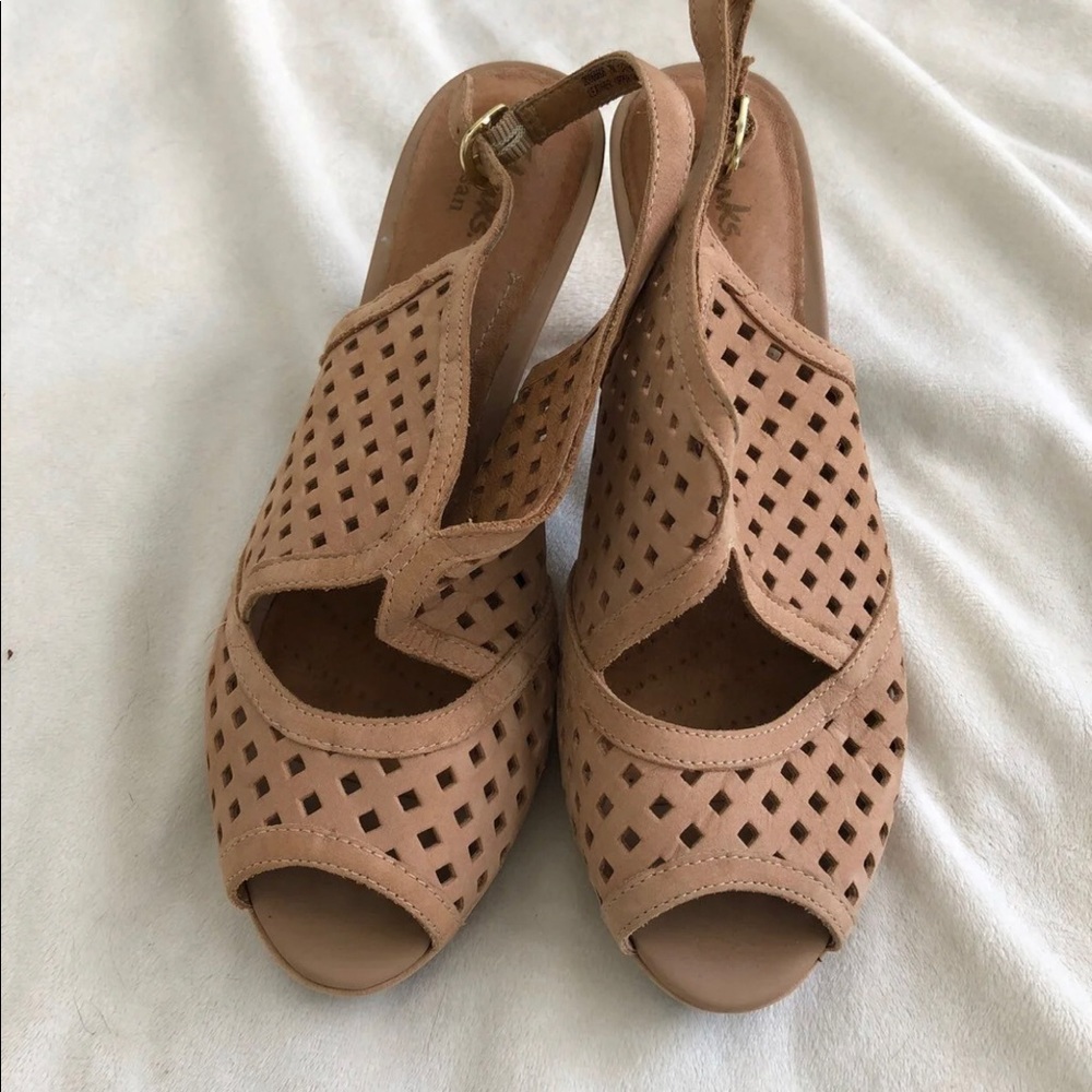 Clark’s size 7 heels